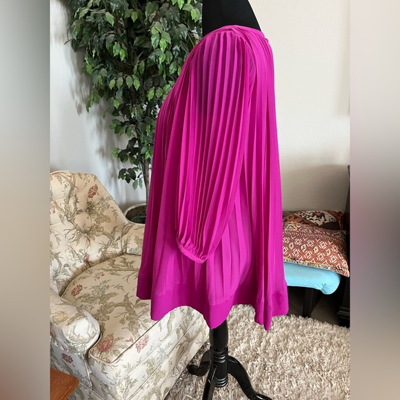 Fabulous Pink Pleated Chiffon Mini Dress - Picture 4 of 9